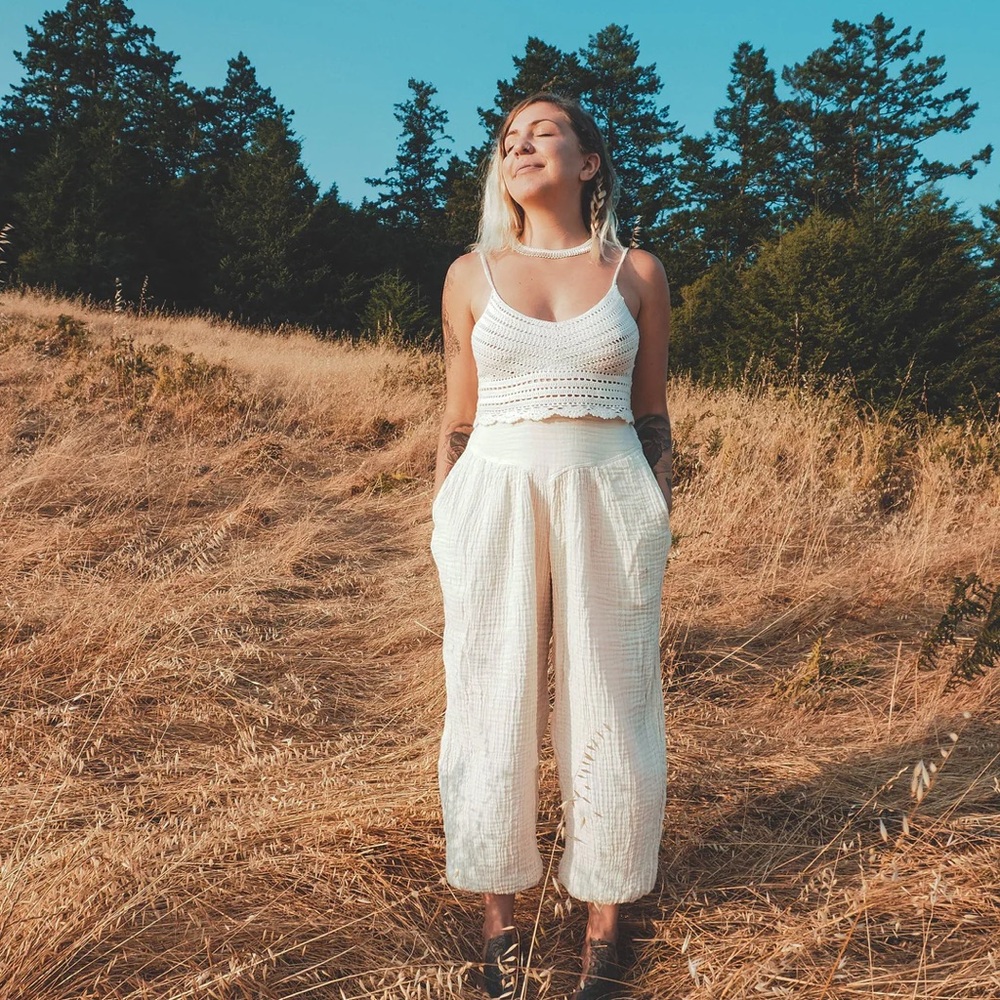 White - Cotton Flower Yogini pant